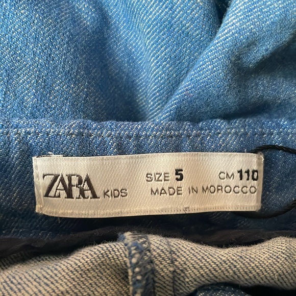 Zara kids wide leg pant with wooden button. Detail and Adjustable waistband - Picture 5 of 6